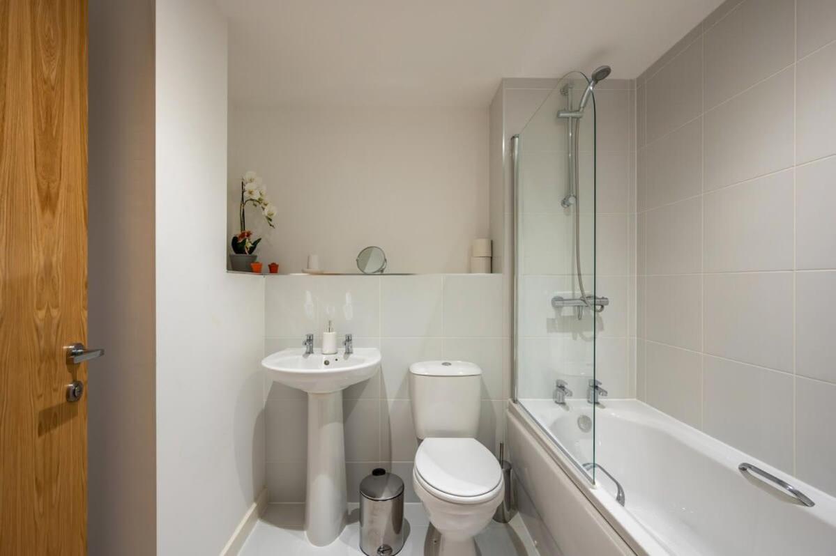 A Modern Apartment In Preston City Centre Buitenkant foto