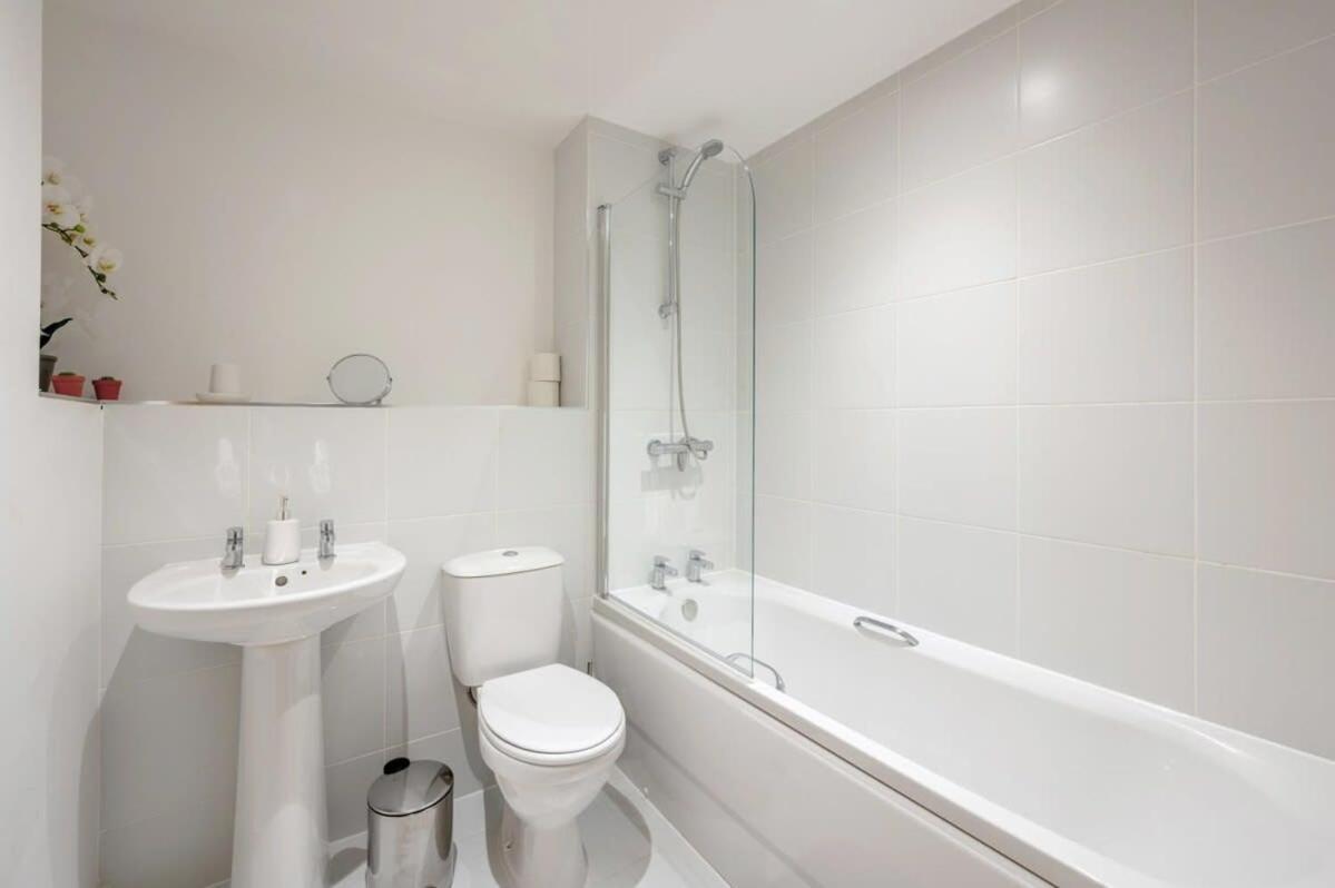 A Modern Apartment In Preston City Centre Buitenkant foto